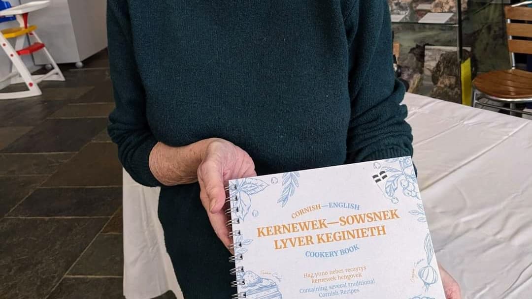 Bilingual cookery book launched at Wheal Martyn | voicenewspapers.co.uk